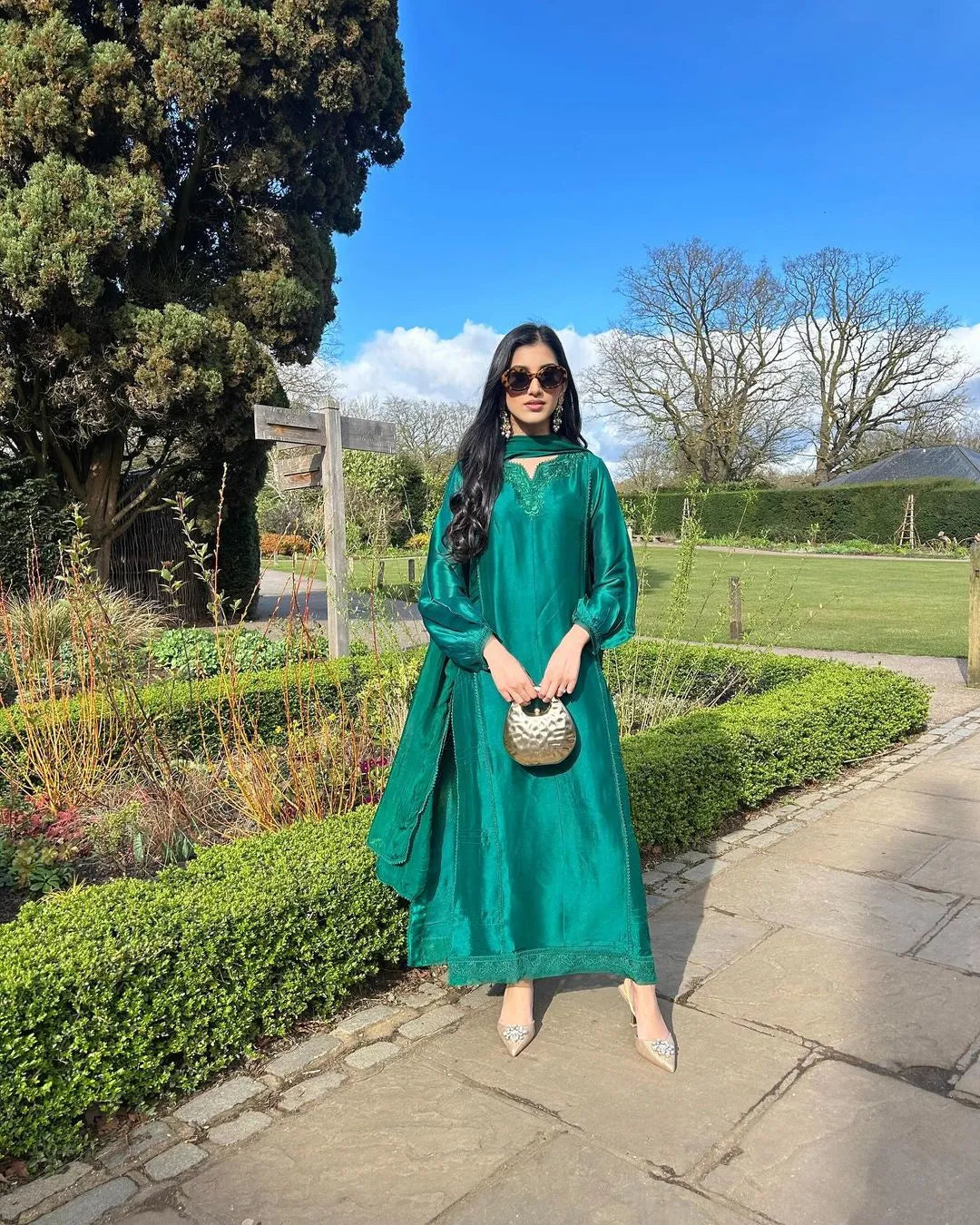 Enchanting Emerald: Semi-Formal Green Dress